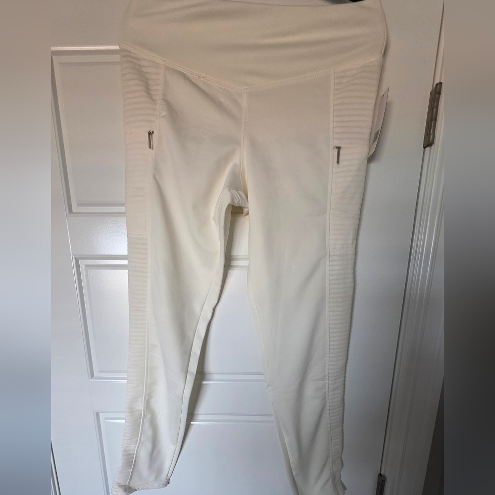 NWT Tahari Sport Ivory Leggings Size Lg